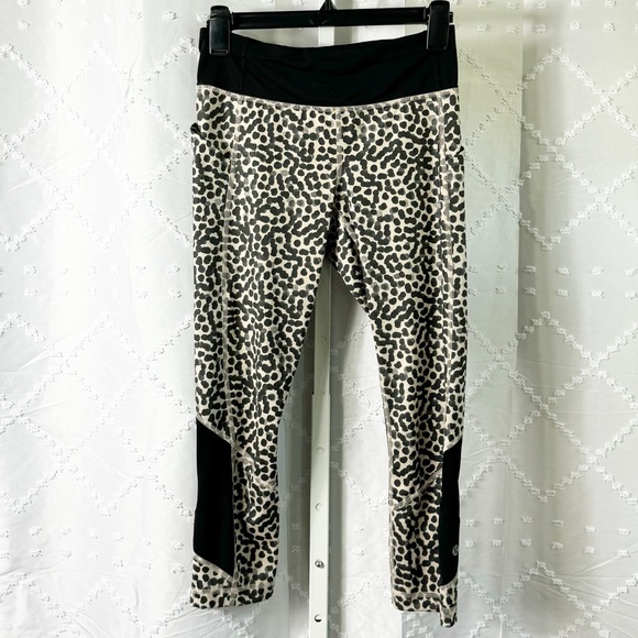 LULULEMON beige black speckled crop legging Sz